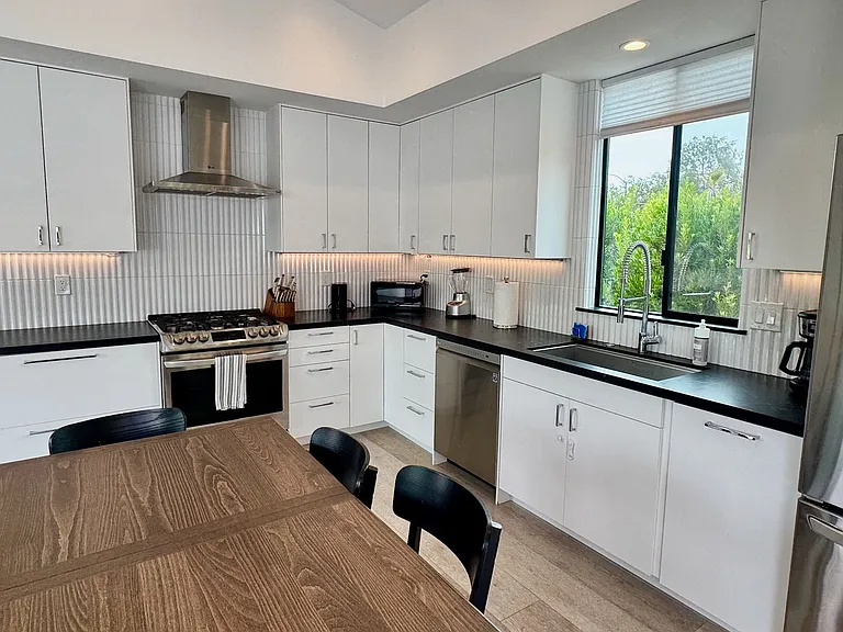 1333 Lake Dr — Photo 10