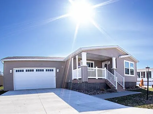9602 Bishop Dr Unit 39, West Des Moines, IA 50266