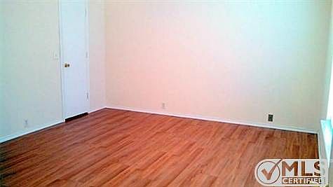 4th image of 1113 Greenbend Dr