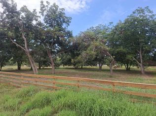 315 Pony Ln, Wallis, TX 77485