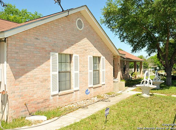 5th image of 8911 Bascum Blvd