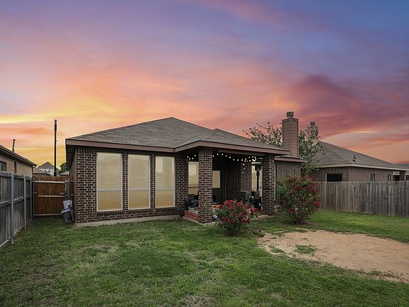 2nd image of 5913 Comanche Peak Dr