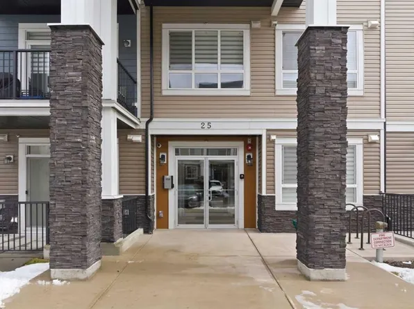 25 W Walgrove Walk SE #211, Calgary, AB T2X 5E2