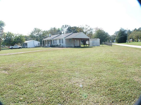 3rd image of 211 Coxs Ln
