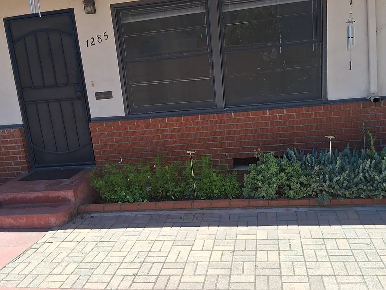 1285 Robinson Ave — Photo 7
