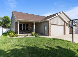817 Doerfler Dr, Kimberly, WI 54136