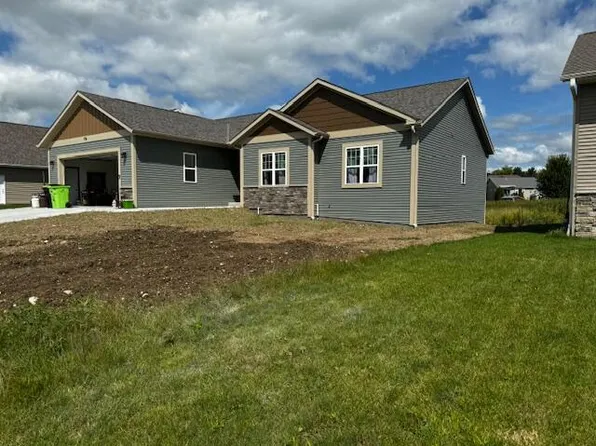 774 Glacial LANE, Kewaskum, WI 53040