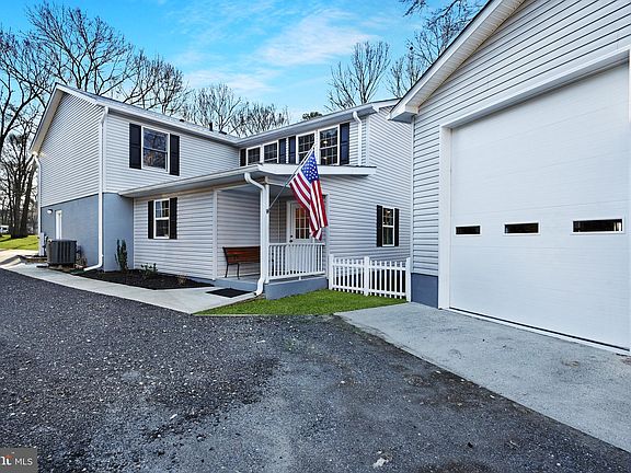 3rd image of 853 William Harrington Ln