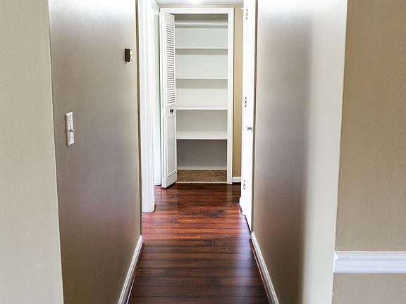 5th image of 2214 Sherwood Ave APT 9