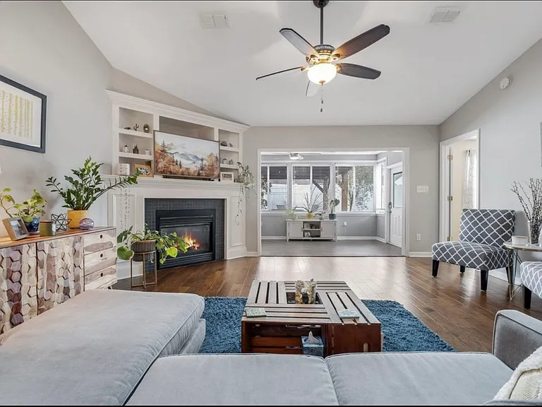 1142 Landings Loop — Photo 3