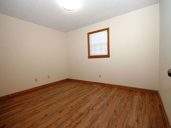 5th image of 143 Gurley Ave