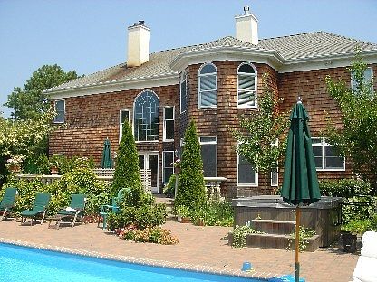 1st image of 87 McGregor Dr