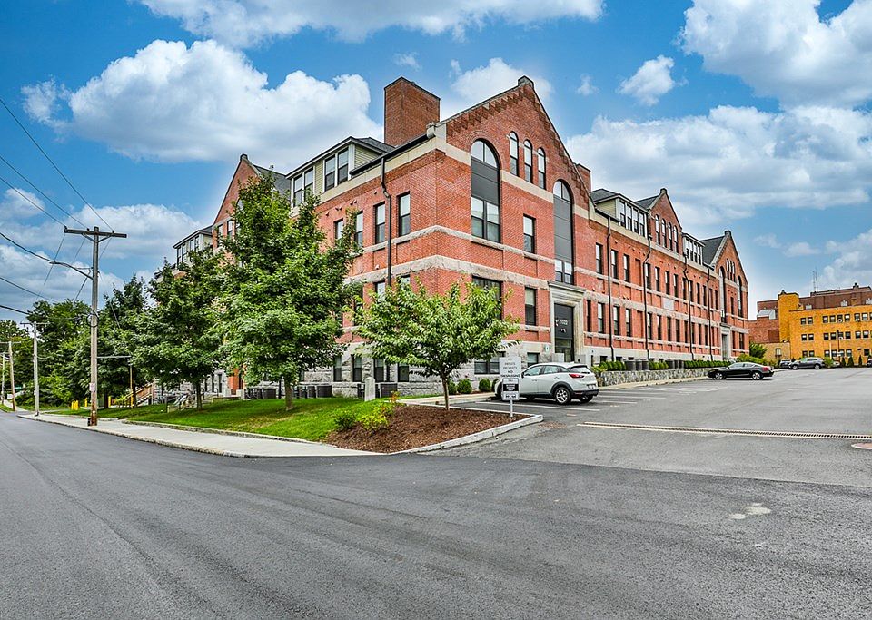 1st image of 1022 Hancock St Unit 301