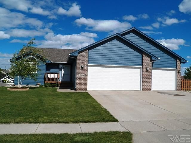 Home for Sale in Sioux Falls, SD $237,500