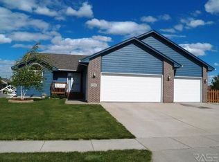 7524 S Denton Ave, Sioux Falls, SD 57108