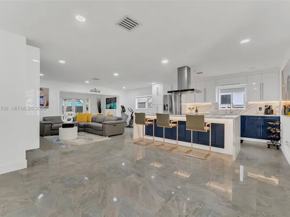 9530 Jamaica Dr, Cutler Bay, FL 33189