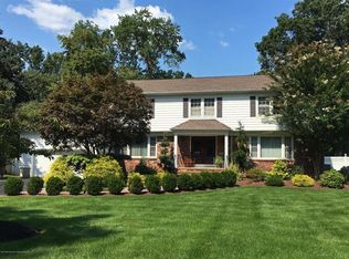 18 Pence Rd, Manalapan, NJ 07726