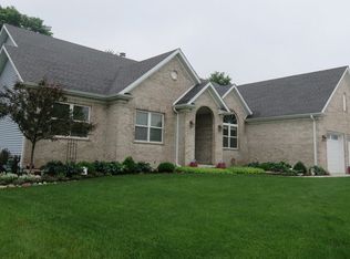 532 Fox Holw, Dekalb, IL 60115