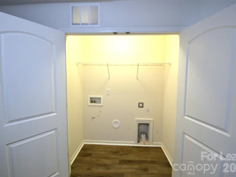 843 Plaza Walk Dr — Photo 21