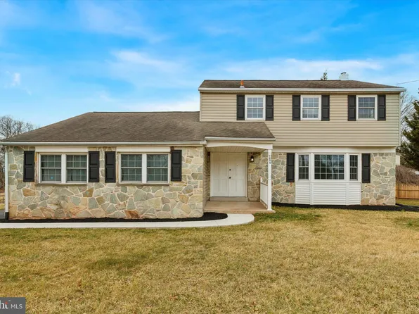 1896 S Valley Forge Rd, Lansdale, PA 19446