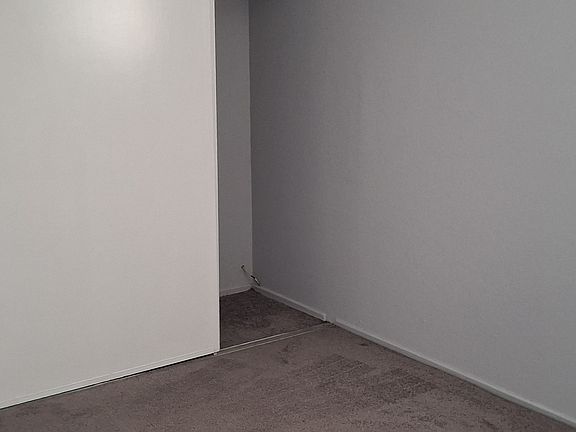 5th image of 15 Atherwood Ave