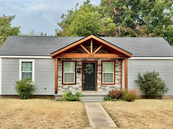 302 S 15th St, Chickasha, OK 73018