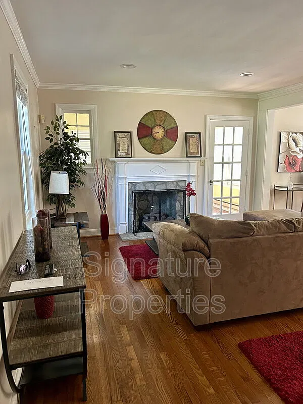 2 bed, 2.0 bath, 1703 sqft, $2,000 — Photo 3