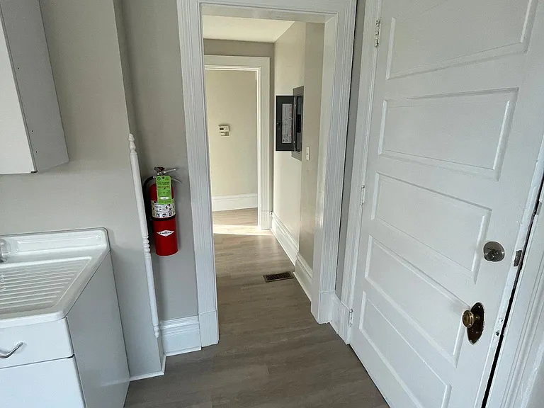 25 N Sprague Ave #B — Photo 7
