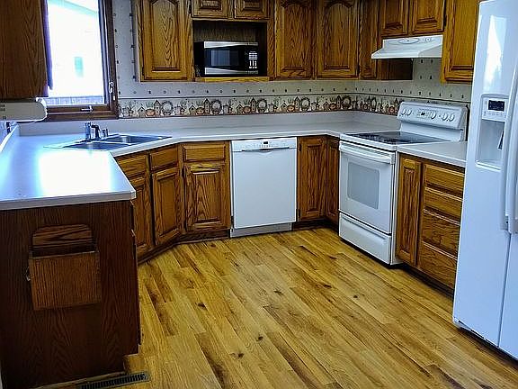 2nd image of 3121 Saint Johns Ave