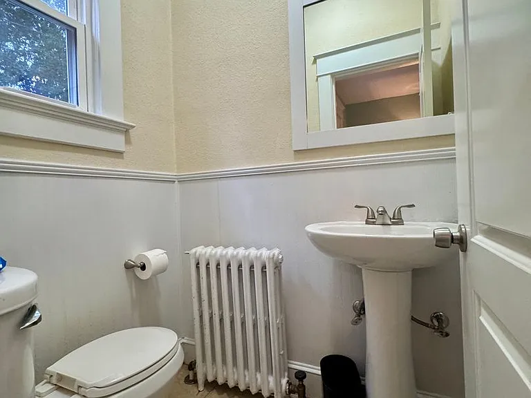 9251 Atwood Ave — Photo 25