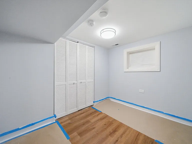 8326 S Luella Ave — Photo 30