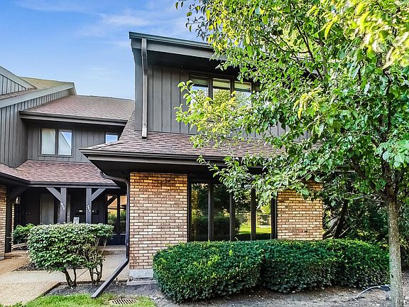3rd image of 1842 Mission Hills Ln