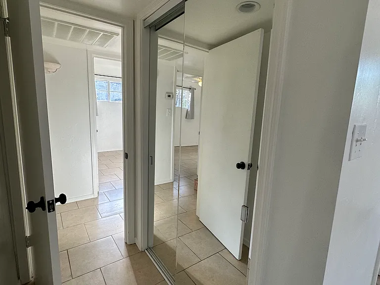 2942 W Butler Dr — Photo 8