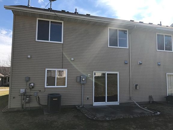 3rd image of 2772 Ridgeview Ln