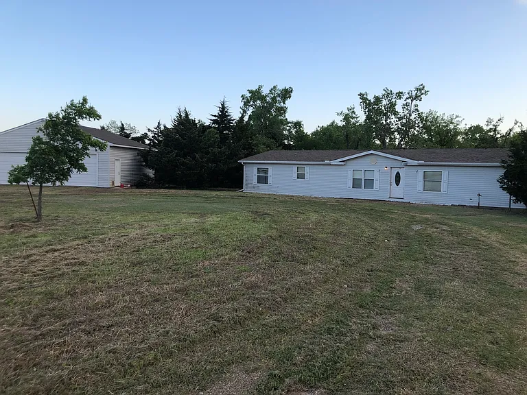 2409 E Paradise Ln — Photo 1