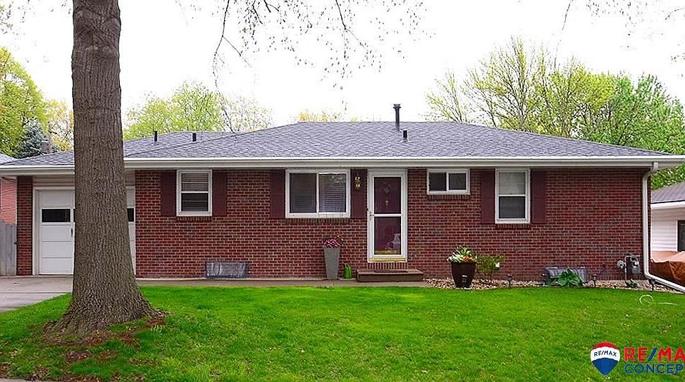 1st image of 7912 Broadview Dr