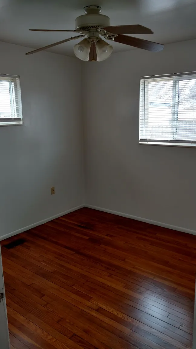 1072 Redleaf Ln photo 1