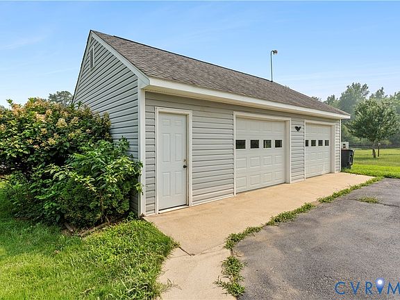 3rd image of 2296 Mill Rd