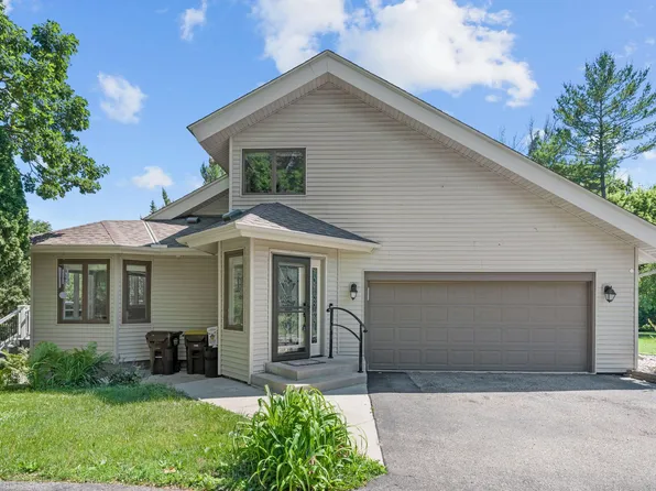 4131 Eau Claire Trl NE, Prior Lake, MN 55372