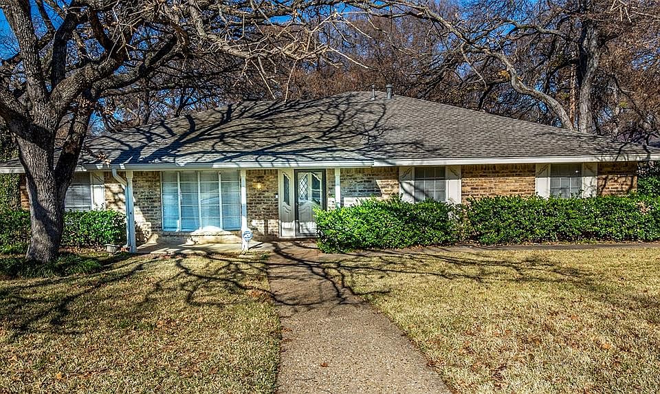 1st image of 707 Stafford Dr