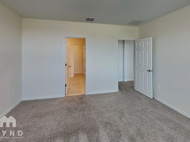 796 Griffon Ave — Photo 7