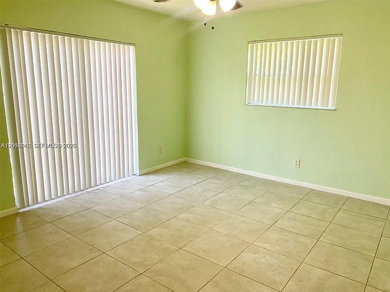 2345 Douglas St — Photo 25