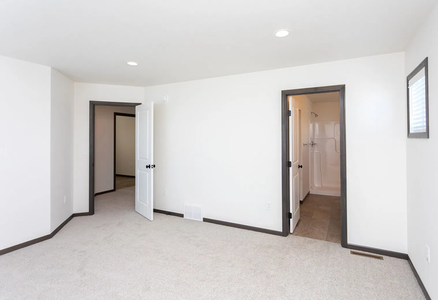 4b/3ba single-family home, w/ 3-stall garage — Photo 3