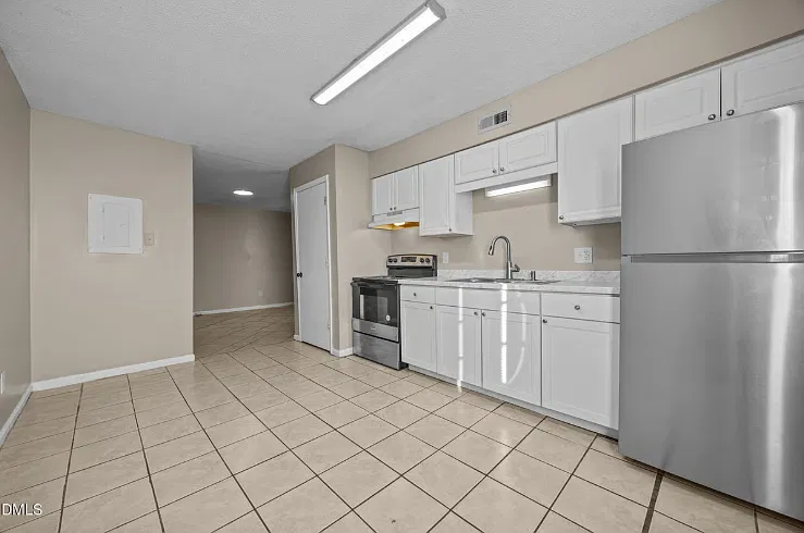 2 bed, 820 sqft, $1,350 — Photo 3