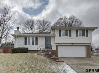 5056 S 160th Cir, Omaha, NE 68135