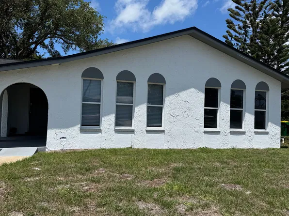 1295 San Juan Dr, Merritt Island, FL 32952