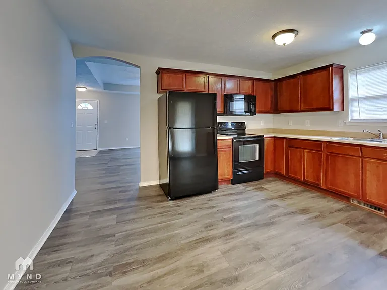 1119 S Brown Ave — Photo 7