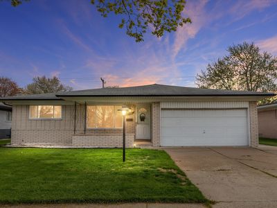27108 Newport Dr, Warren, MI, 48088