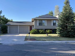 5311 Rangeview Dr, Cheyenne, WY 82001