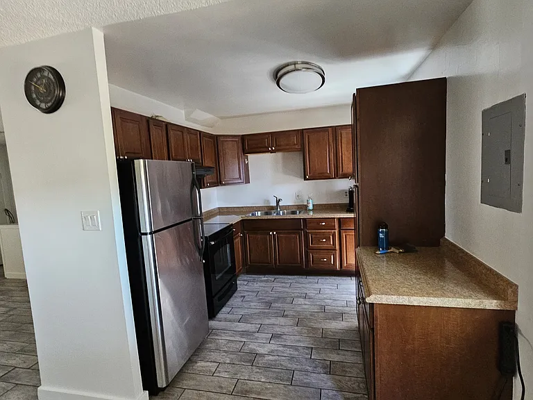 1239 Southwood Dr — Photo 12
